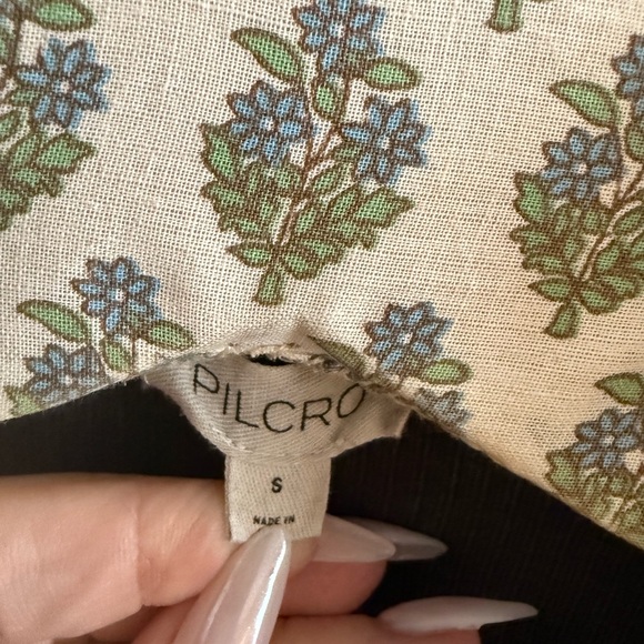 Pilcro Charcoal Button-Down Cropped Shirt - Picture 3 of 3